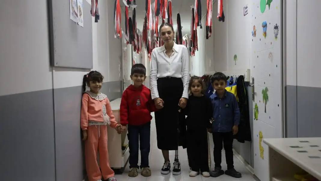 46 Saat Enkaz Altında Kalmıştı: İlk Öğretmenler Günü’nü Kutladı! 1